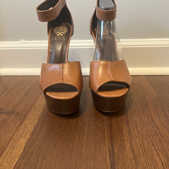 Vince Camuto Bailor platform brown heels with metallic details - Picture 5 of 8